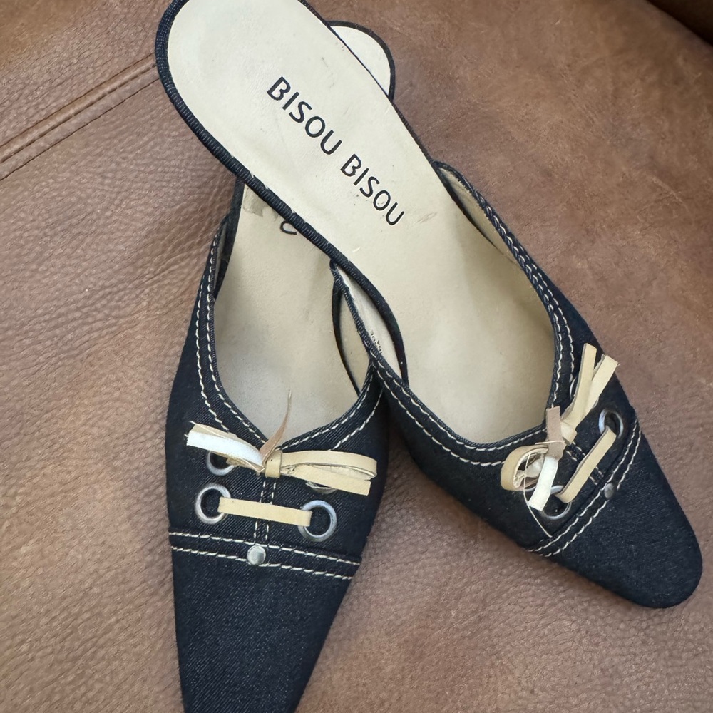 Bisou Bisou Black and Tan Mules with Chic Design